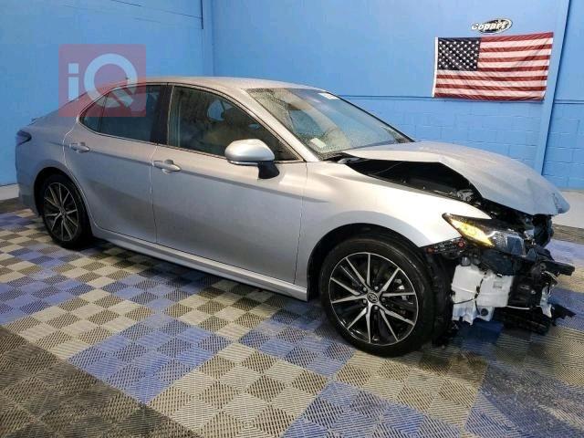 تۆیۆتا کامری